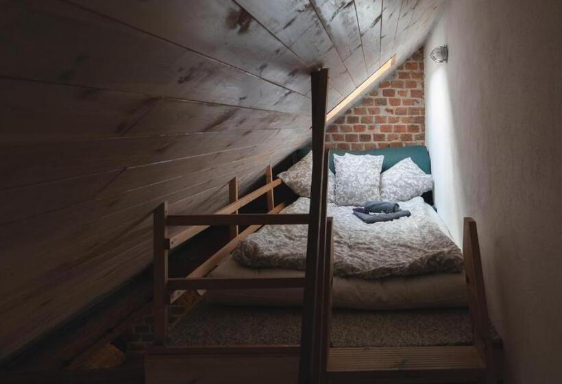 חדר משפחתי, Zapomnienie