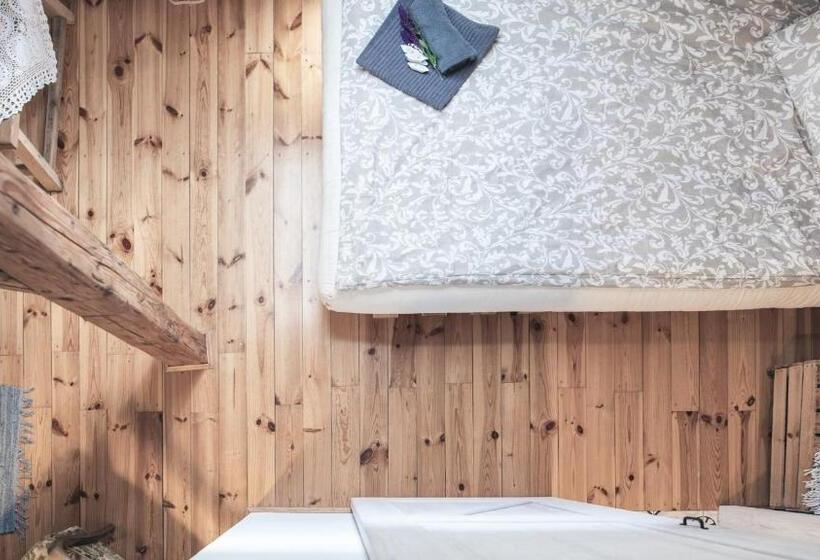 חדר משפחתי, Zapomnienie