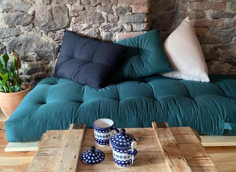 בית, 4 חדרי שינה, Zapomnienie