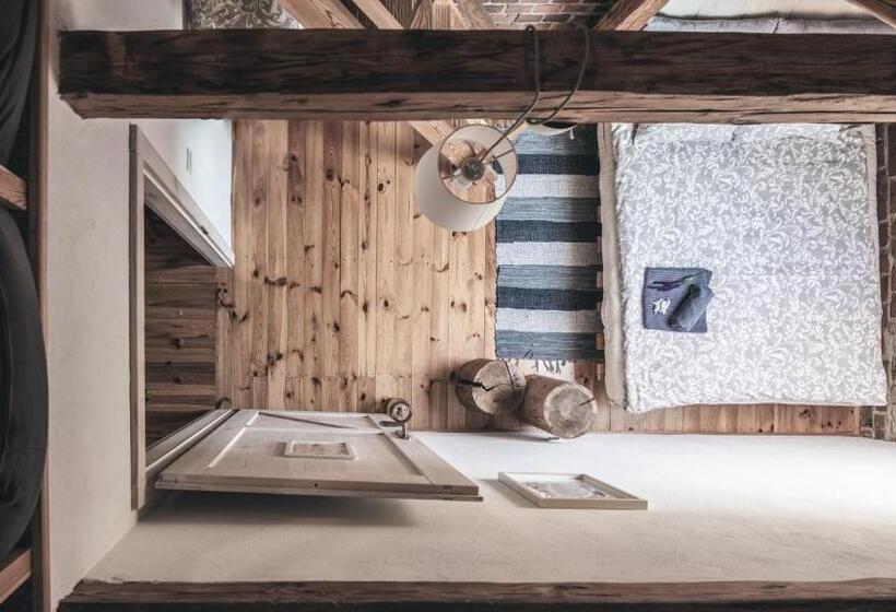 בית, 4 חדרי שינה, Zapomnienie