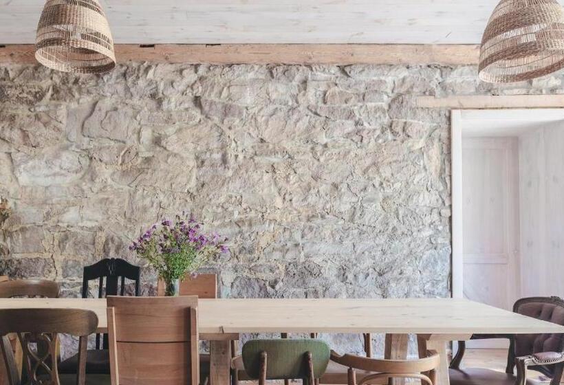 בית, 4 חדרי שינה, Zapomnienie