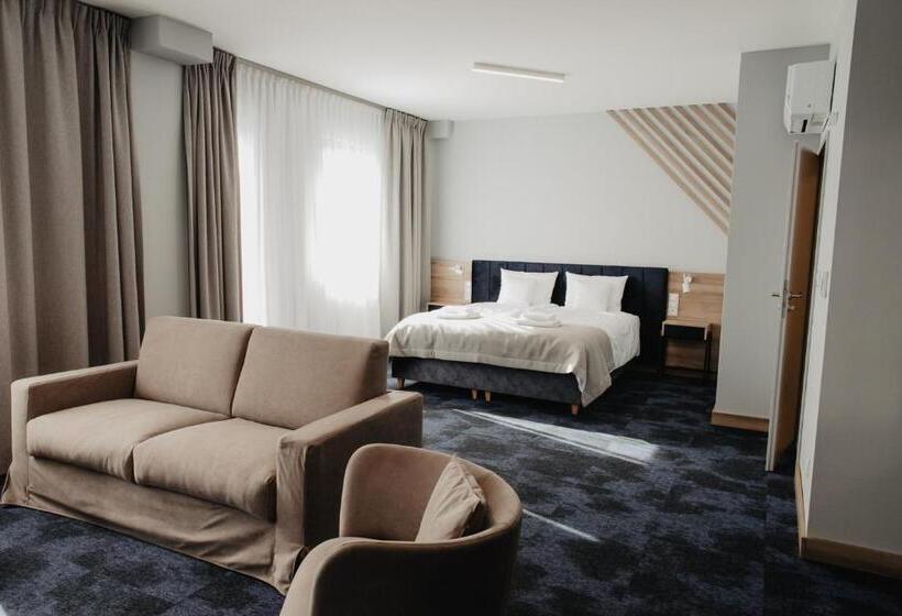 Студия Стандарт, Molto Bene Hotel & Restaurant