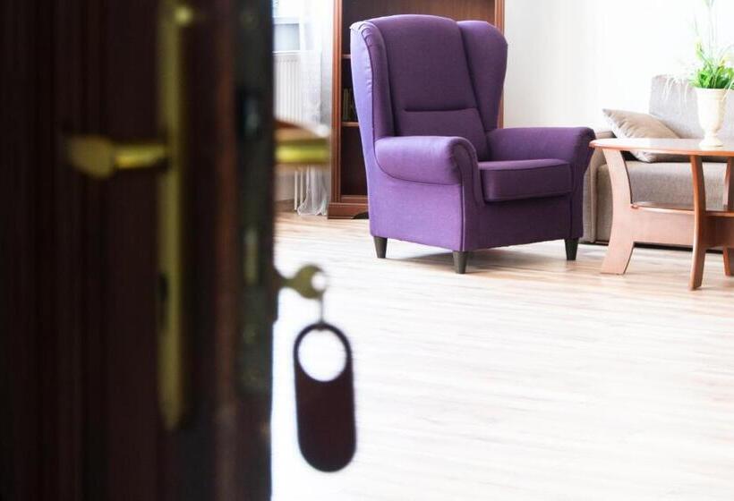 سوییت خانوادگی, Babie Lato