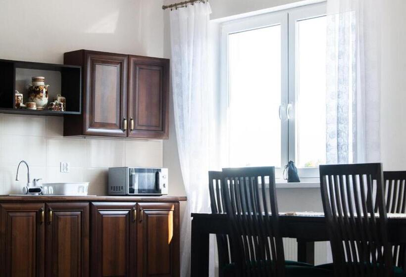 سوییت خانوادگی, Babie Lato