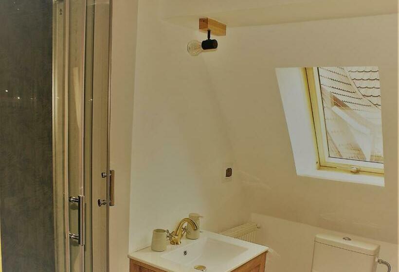 חדר סטנדרט לשלושה, Karkonoski Sad