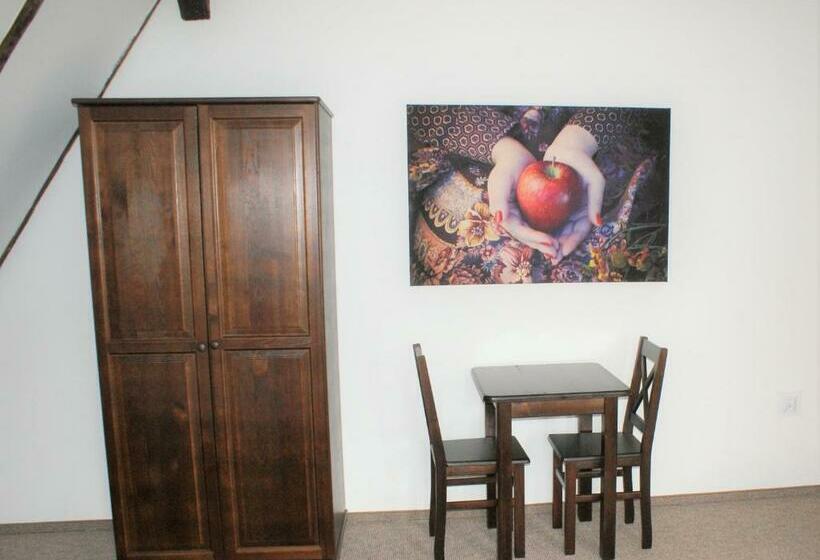 חדר סטנדרט לשלושה, Karkonoski Sad