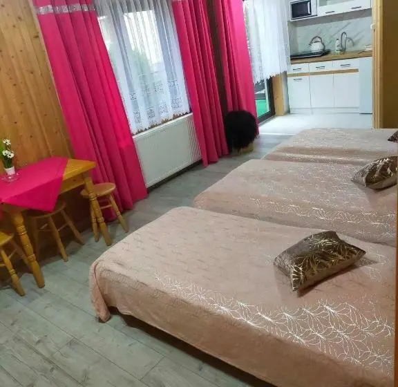 Standard Neljän Hengen Huone, Sichlański Zakątek