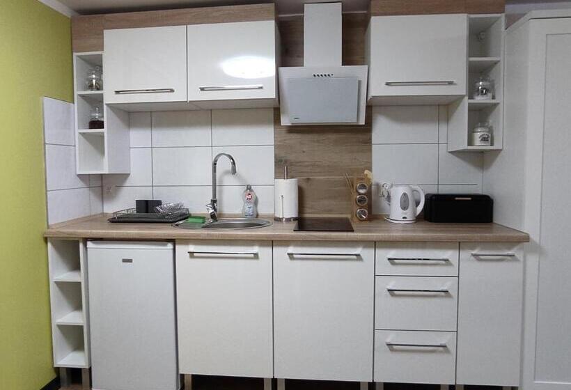 标准间, Willa Jutrzenka