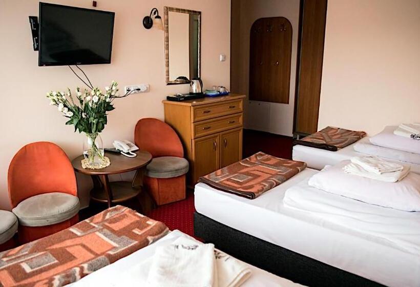 اتاق استاندارد سه نفره, Ośrodek Wypoczynkowo Rehabilitacyjny Włókniarz