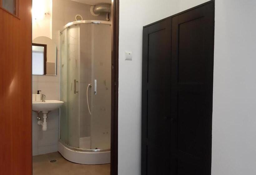 패밀리 룸, Owr Przystań