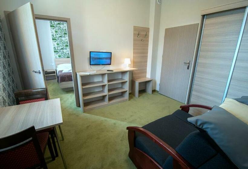 سوئیت جونیور خانوادگی, 4family Resortspa