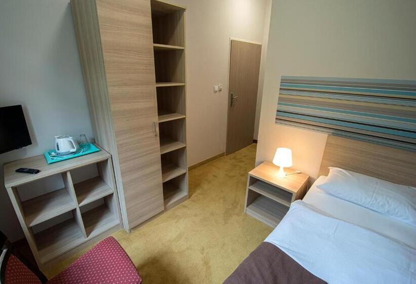 اتاق استاندارد یک نفره, 4family Resortspa