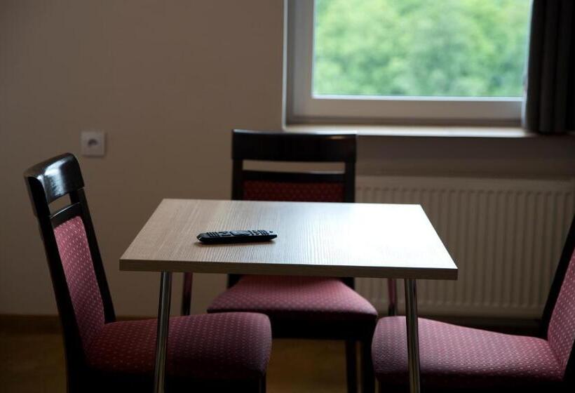 اتاق استاندارد سه نفره, 4family Resortspa