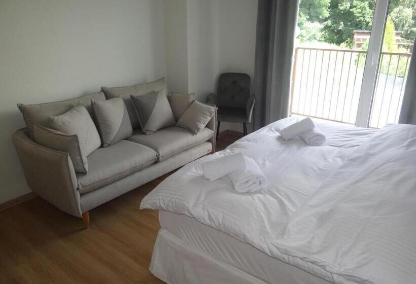 آپارتمان 1 خوابه با تراس, 4family Resortspa