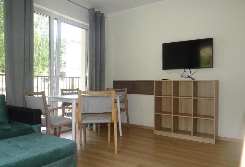 آپارتمان 1 خوابه با تراس, 4family Resortspa