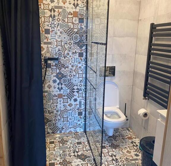 חדר לארבעה סטנדרטי עם מרפסת, Nova Apartamenty Rewa