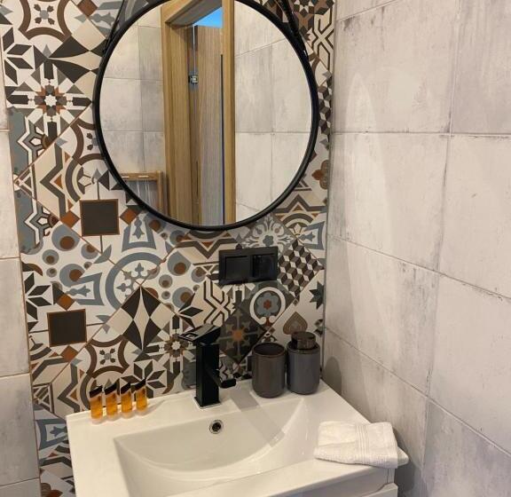 חדר לארבעה סטנדרטי עם מרפסת, Nova Apartamenty Rewa