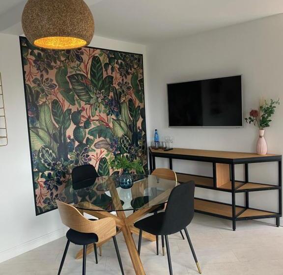 Четырехместный Номер Стандарт с Балконом, Nova Apartamenty Rewa