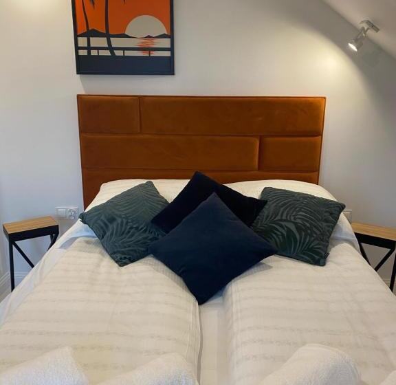 חדר לארבעה סטנדרטי עם מרפסת, Nova Apartamenty Rewa