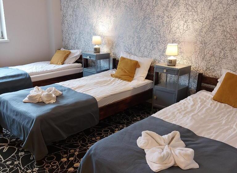 Номер Стандарт Трехместный, Pensjonat Poranna Rosa