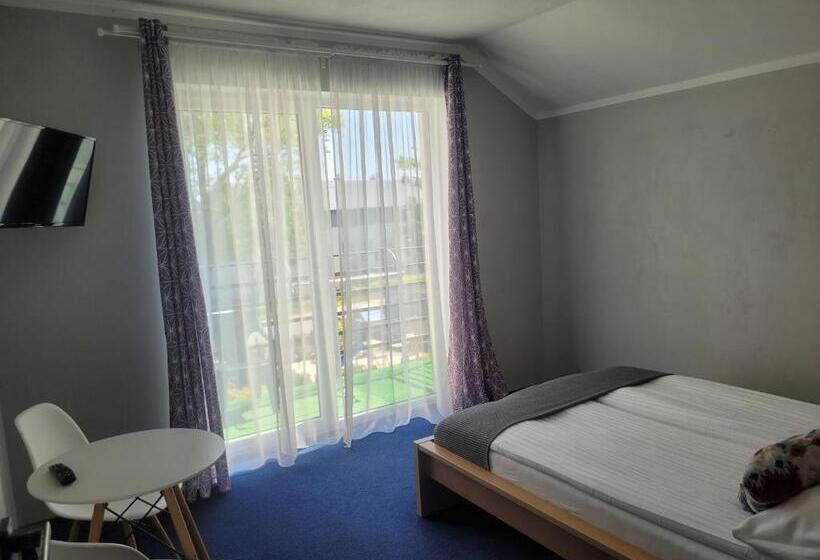 اتاق استاندارد, Willa Kardamon