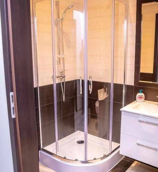 إستوديو قياسى, Artur