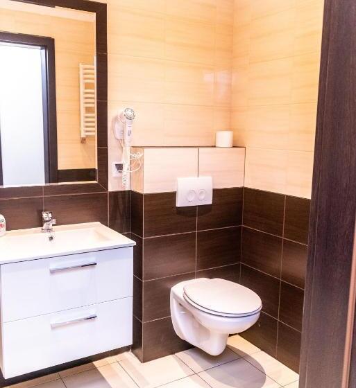 غرفة قياسية, Artur