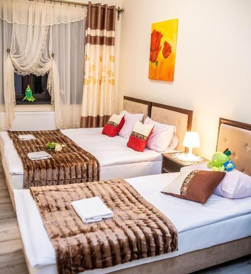 غرفة قياسية ثلاثية, Artur