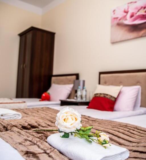 غرفة قياسية ثلاثية, Artur