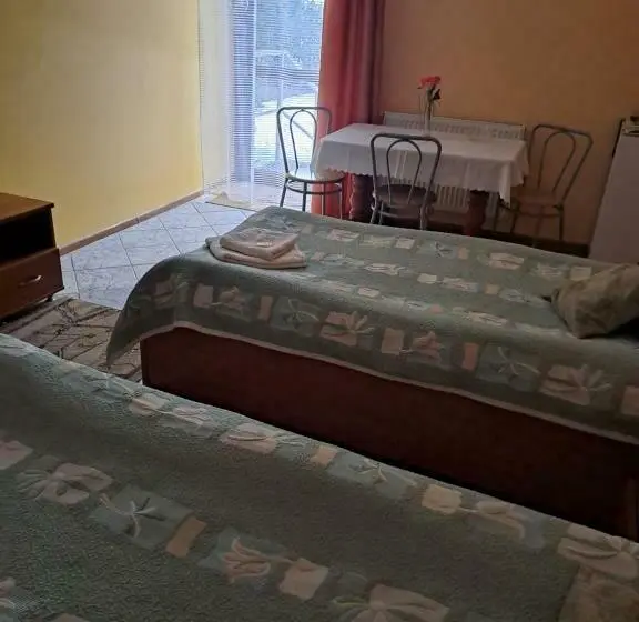 Standard Kolmen Hengen Huone, Ik Warmia  Pensjonat, Hostel