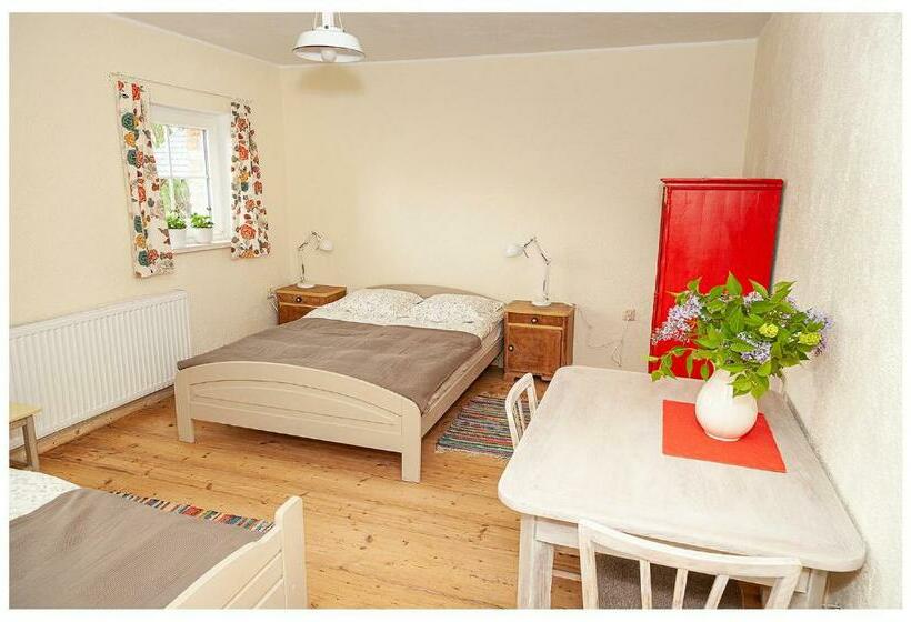 חדר סטנדרט לשלושה, Kozy I Róże