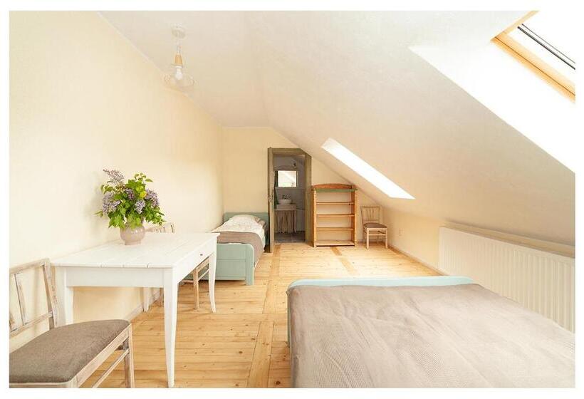 חדר סטנדרט לשלושה, Kozy I Róże