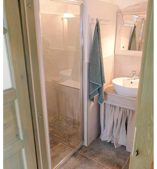 חדר סטנדרט לשלושה, Kozy I Róże