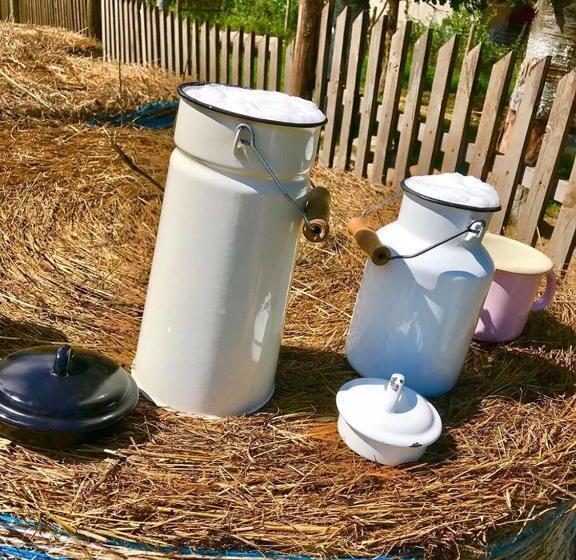 בקתת חדר, Kozy I Róże