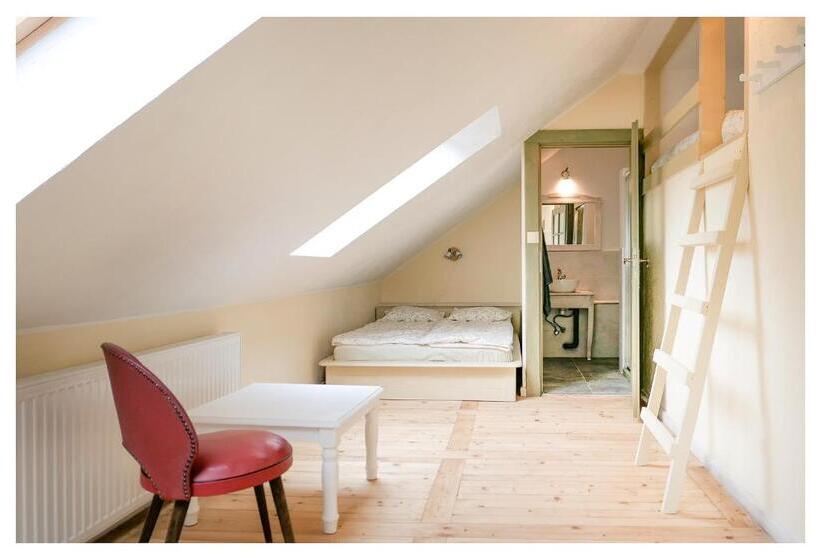 חדר סטנדרט לשלושה, Kozy I Róże