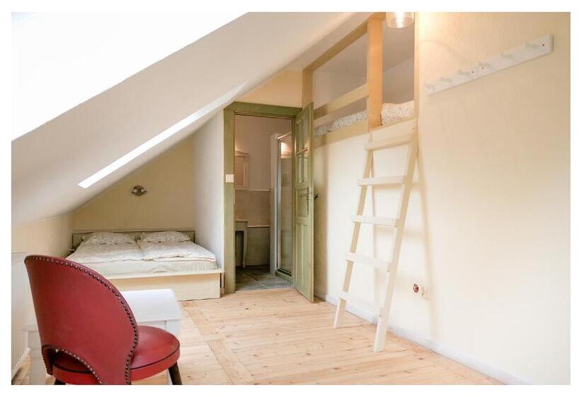 חדר סטנדרט לשלושה, Kozy I Róże