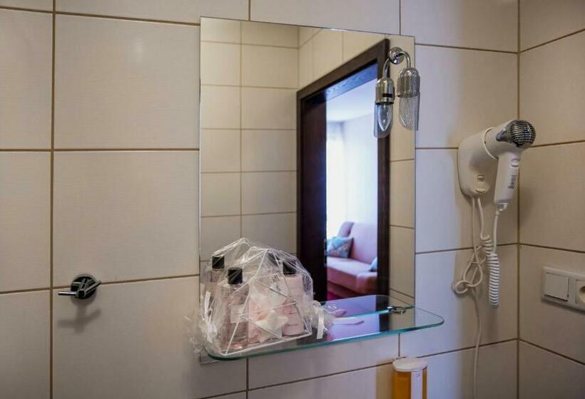 スタンダードルーム, Lord