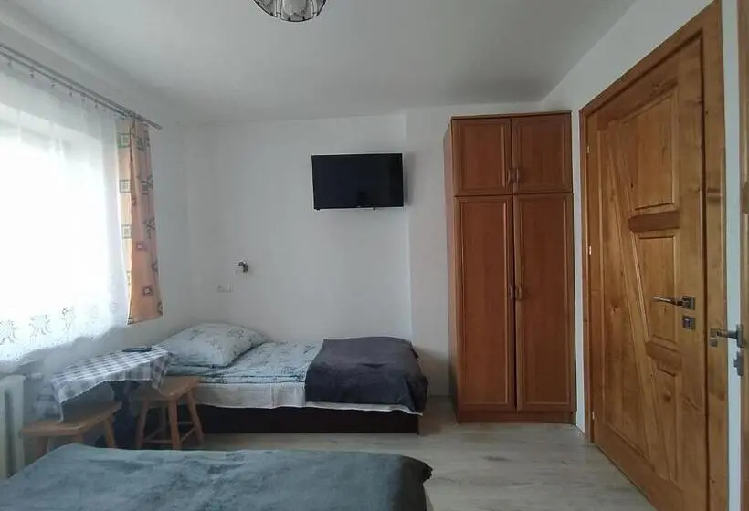 Standard Kolmen Hengen Huone, Pokoje Gościnne U Babuni