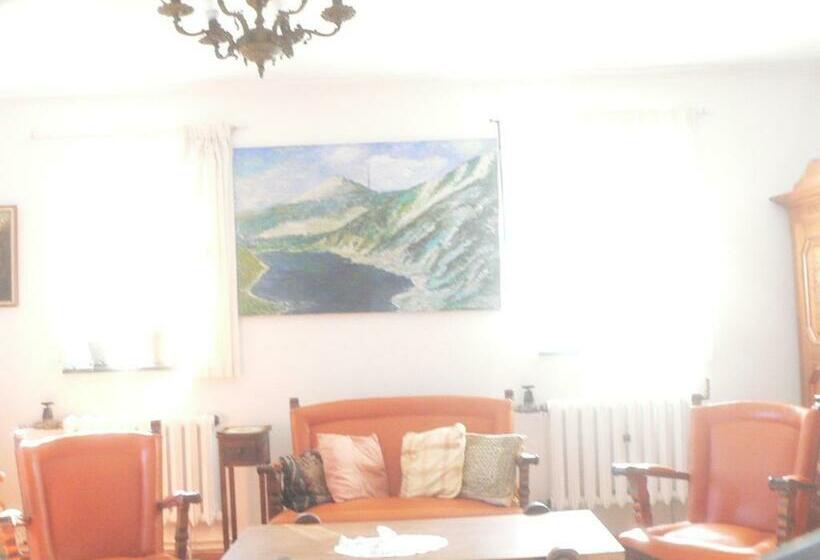 חדר סטנדרט לארבעה, Stara Plebania