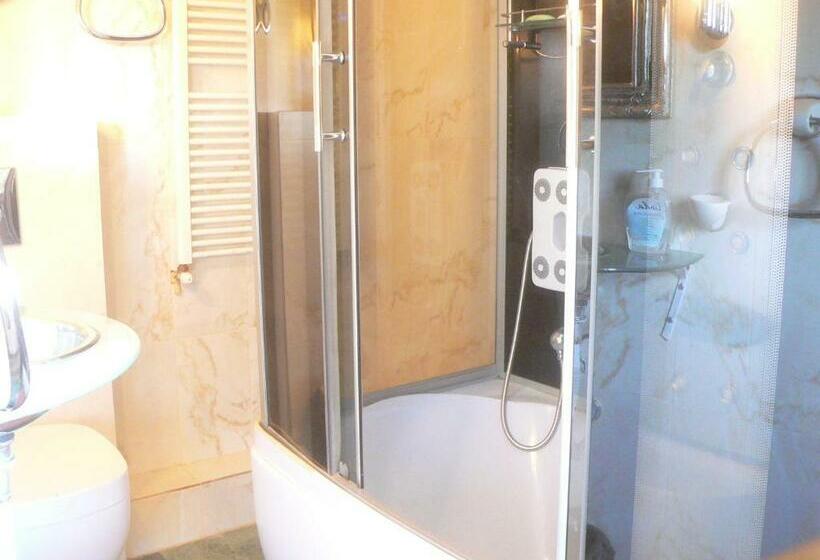 חדר סטנדרט לארבעה, Stara Plebania