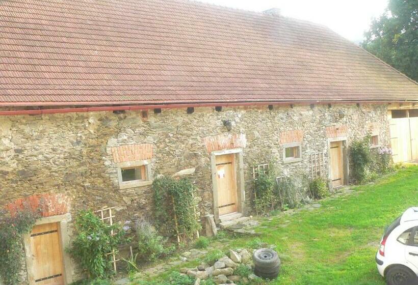 חדר סטנדרט לארבעה, Stara Plebania