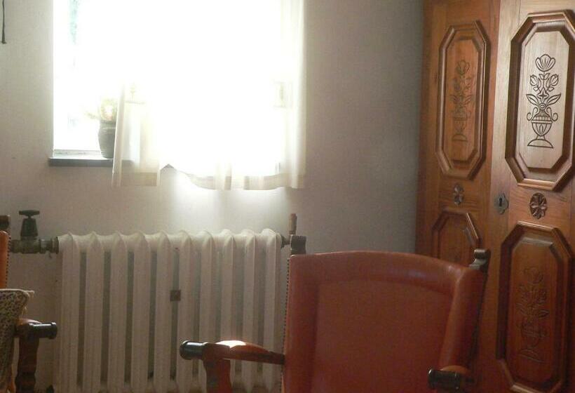 חדר סטנדרט לארבעה, Stara Plebania