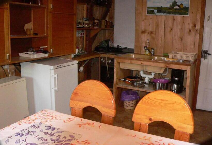 חדר סטנדרט לארבעה, Stara Plebania