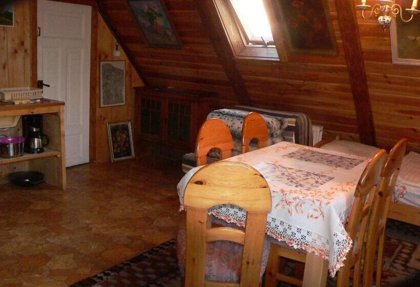 חדר סטנדרט לארבעה, Stara Plebania