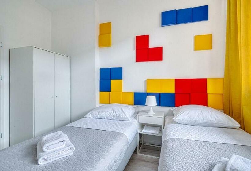 Quarto Estandar Banheiro Compartilhado, Level Rooms