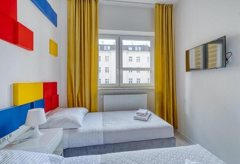 חדר סטנדרט לשלושה, Level Rooms