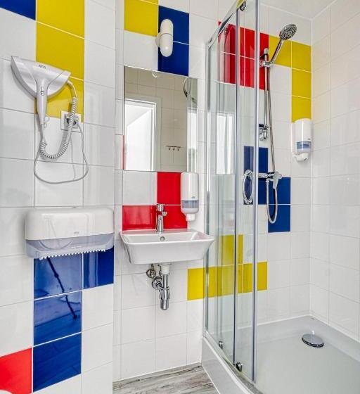 חדר סטנדרט לשלושה, Level Rooms