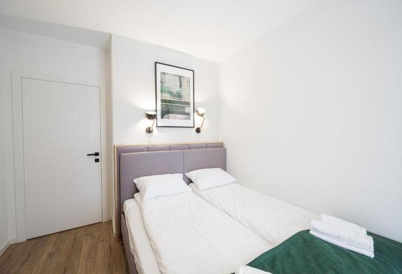 2 Bedrooms Apartment River View, Marina Apartments