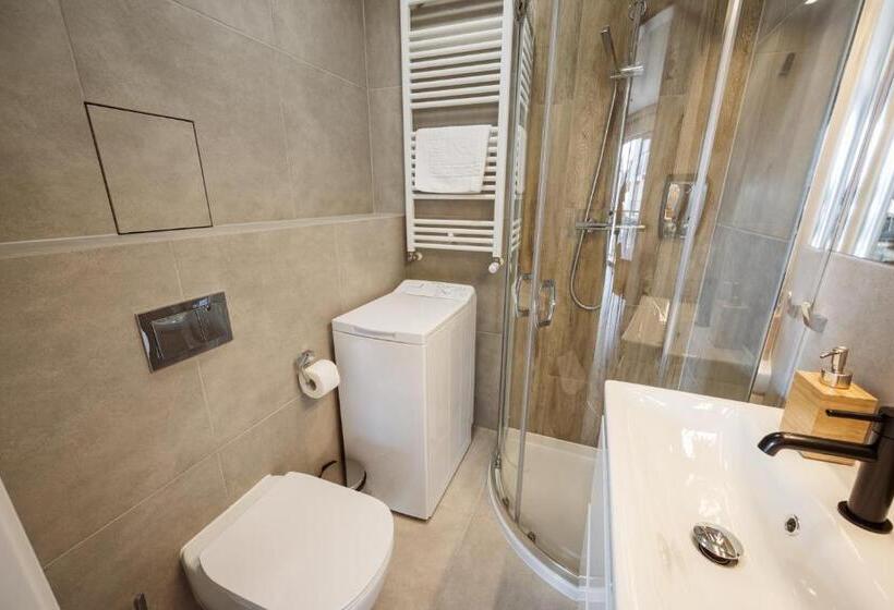 1 Bedroom Apartment River View, Marina Apartments