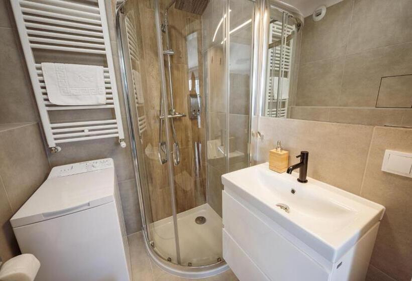 1 Bedroom Apartment River View, Marina Apartments